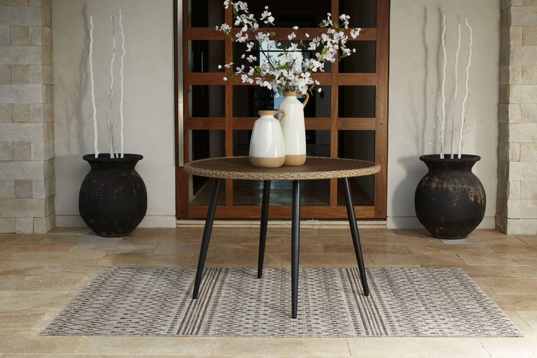 Amaris - Round Dining Table